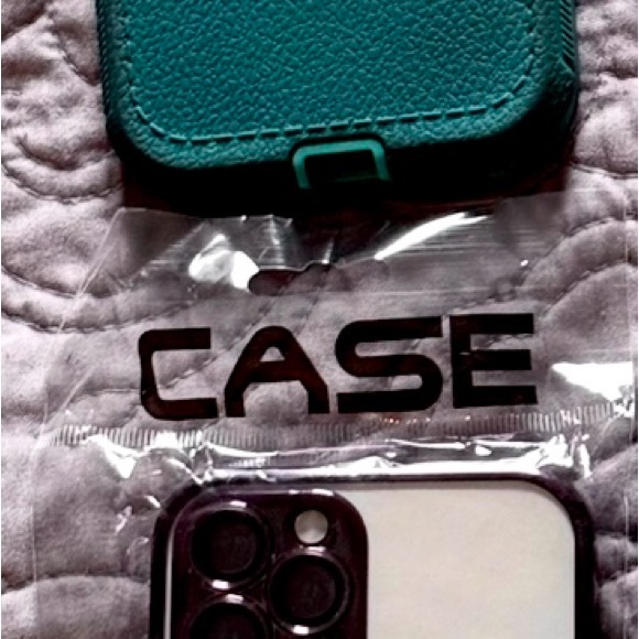 iPhone 12/12Pro (5)Tempered Glass Screen Protectors and 2 phone cases. - Picture 3 of 3